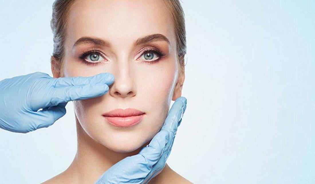 تقييم شكل الأنف قبل عملية تجميل الأنف في الرياض